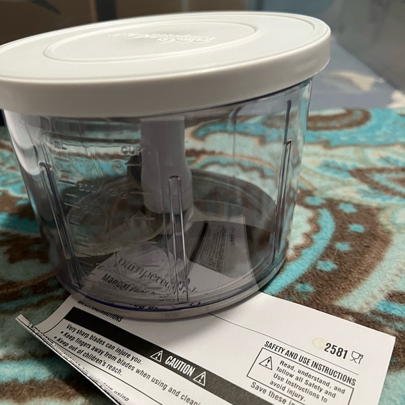Pampered Chef Manuel Food Processor. - Picture 4 of 4